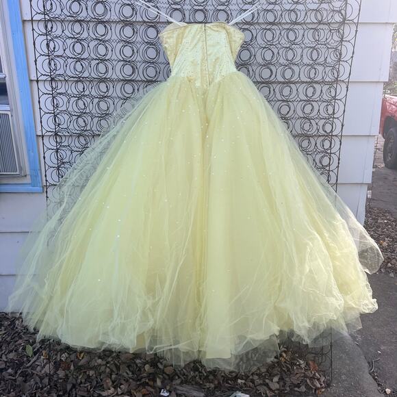 Mori Lee Y2K Butterfly Bead Embellish Yellow Poof quinceañera Prom Ball Gown 3/4 - Picture 4 of 15